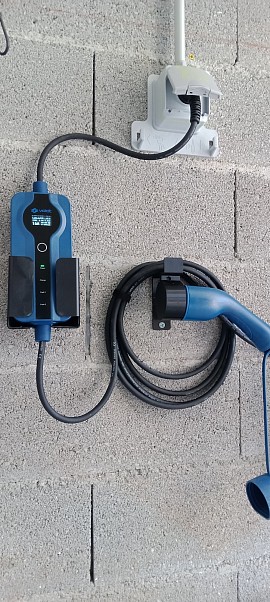 Prise renforcée Green'Up et chargeur Voldt